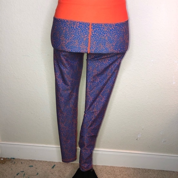 Florida Gators Leggings in Orange & Blue Print with Florida Gator on Waist Sz S - Picture 2 of 7